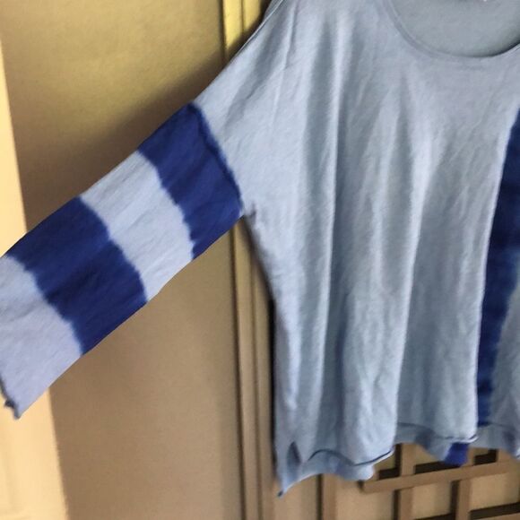 Zoe Cputure 100% silk Blue tie-dye lightweight knit top. Size L crop - Picture 3 of 7